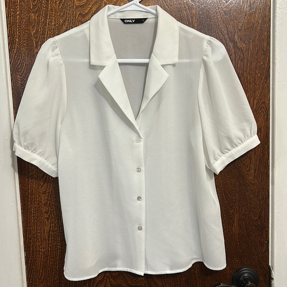 Cream white blouse size Small, brand:ONLY